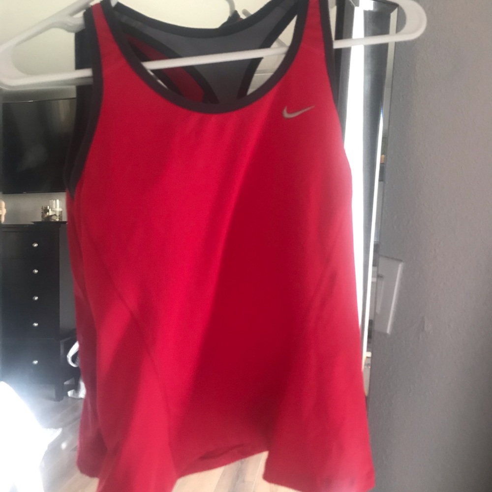 Nike athletic top, like new!